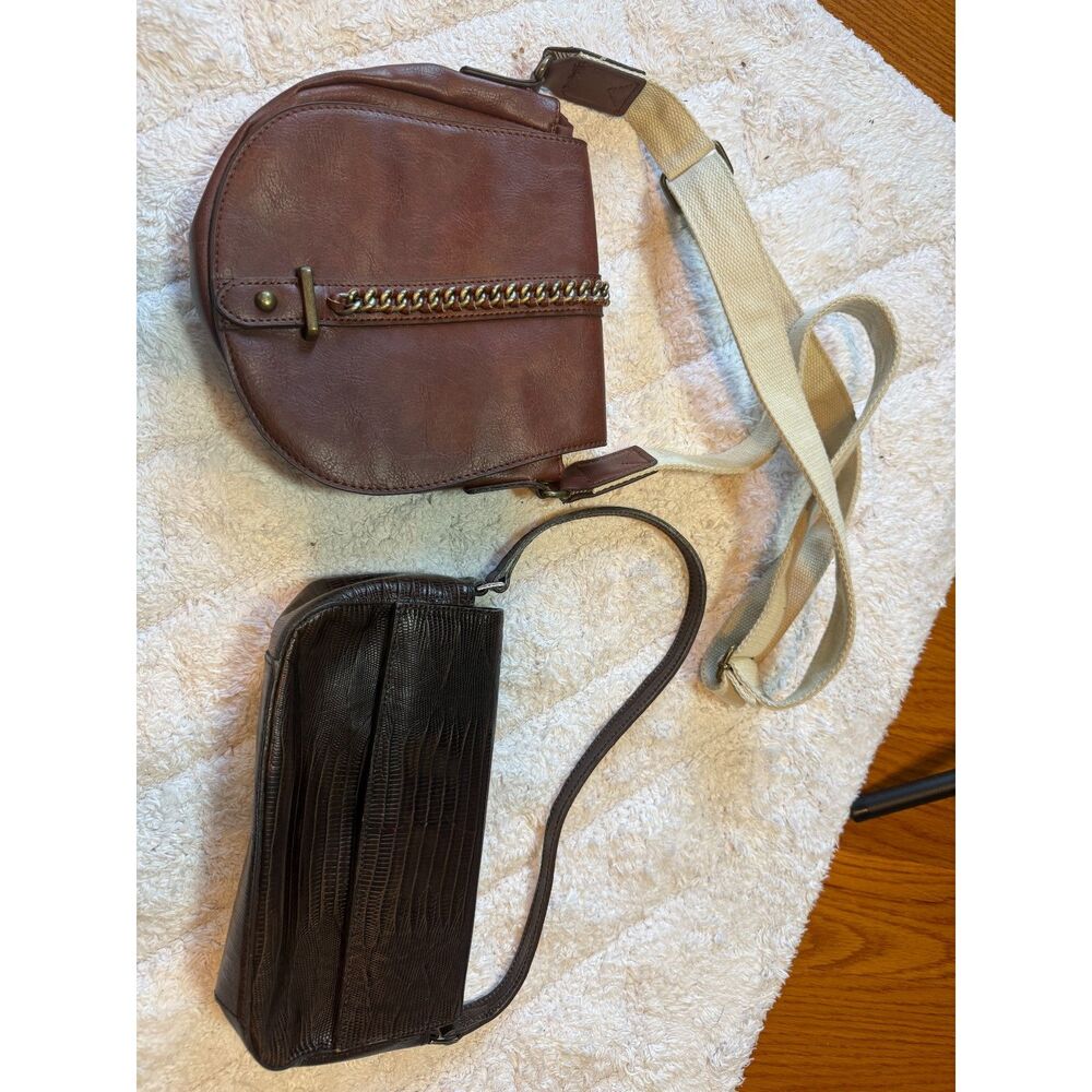 Stylish lot of two versatile brown handbags